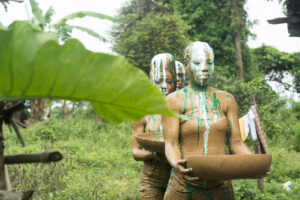 JoyceAkudaaya a performance art by Yusuf Durodola with the participants of Communal Re-Imagination, an Alternative Art School programme in Iwaya Community. Photo by VAL Workstation 5 2018